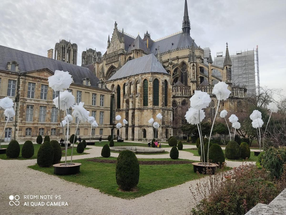 Le Champagnoles Apartment Reims Bagian luar foto