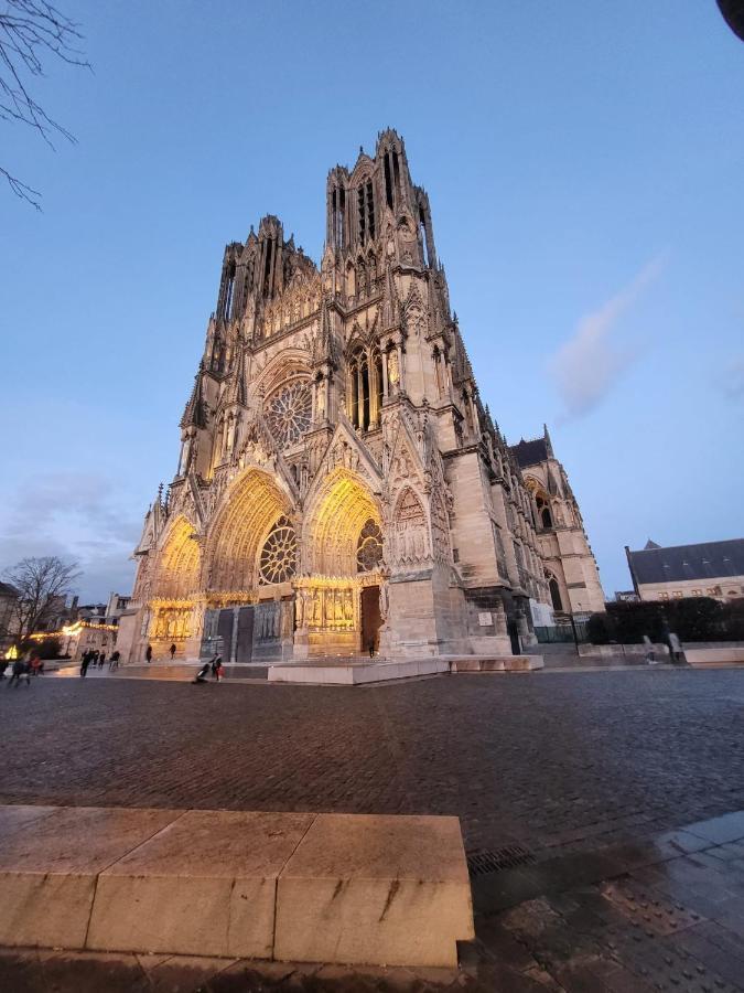 Le Champagnoles Apartment Reims Bagian luar foto